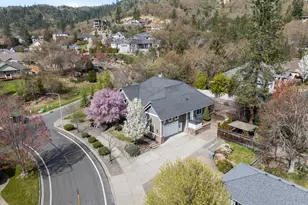 1868 NW F St, Grants Pass, OR 97526 - Photo 48