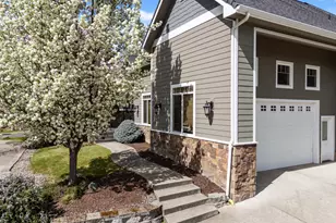 1868 NW F St, Grants Pass, OR 97526 - Photo 38