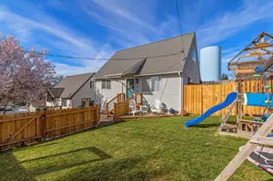 2030 Sargent Ave, Klamath Falls, OR 97601 - Photo 4