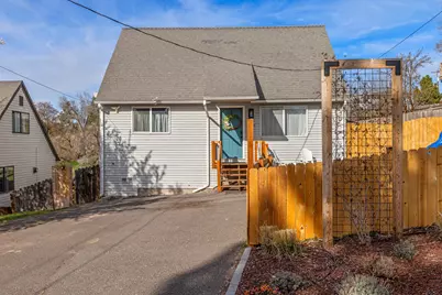 2030 Sargent Avenue, Klamath Falls, OR 97601 - Photo 1