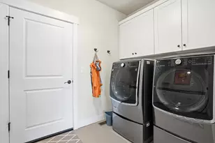 1227 NE Hoover Loop, Bend, OR 97701 - Photo 26