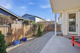 1227 NE Hoover Loop, Bend, OR 97701 - Photo 34