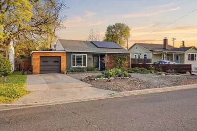 917 Grant Avenue, Medford, OR 97501 - Photo 1