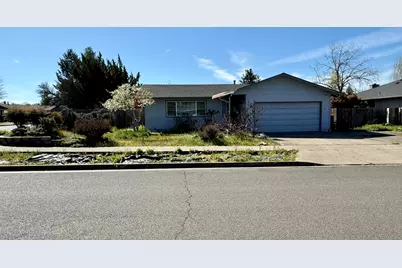 2084 Temple Drive, Medford, OR 97504 - Photo 1