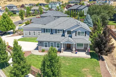 661 Forest Ridge Drive, Medford, OR 97504 - Photo 2