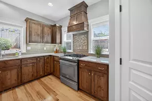 661 Forest Ridge Dr, Medford, OR 97504 - Photo 8