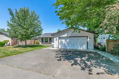 820 Garfield Street, Medford, OR 97501 - Photo 2