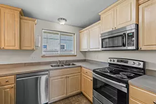 820 Garfield St, Medford, OR 97501 - Photo 12