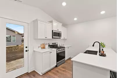 407 NW Monte Vista Avenue #123, Madras, OR 97741 - Photo 8