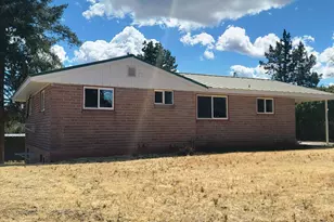 985 NE Crest Dr, Prineville, OR 97754 - Photo 2