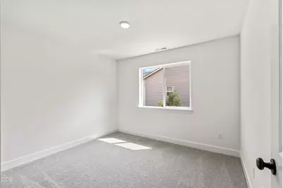 363 NW Monte Vista Avenue #05, Madras, OR 97741 - Photo 18