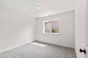 363 NW Monte Vis Ave, Madras, OR 97741 - Photo 18