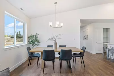 363 NW Monte Vista Avenue #05, Madras, OR 97741 - Photo 8