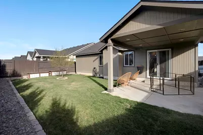 2378 NW Kingwood Avenue, Redmond, OR 97756 - Photo 28