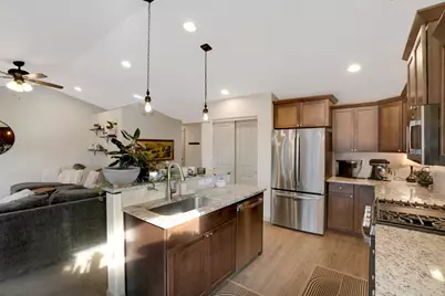 2378 NW Kingwood Avenue, Redmond, OR 97756 - Photo 10