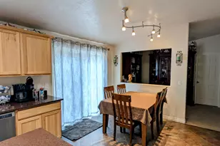 19877 Mahogany St, Bend, OR 97702 - Photo 4