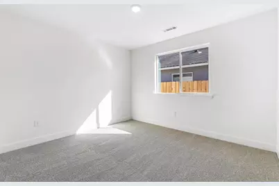 432 NW Monte Vista Avenue #125, Madras, OR 97741 - Photo 6