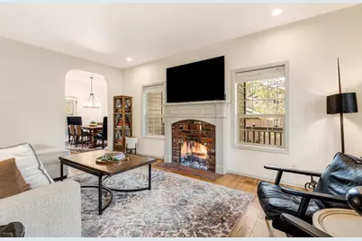 18063 Maury Mountain Lane, Sunriver, OR 97707 - Photo 2