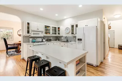 18063 Maury Mountain Lane, Sunriver, OR 97707 - Photo 4