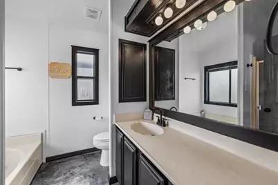 633 E Archwood #UNIT 86, Eagle Point, OR 97524 - Photo 16