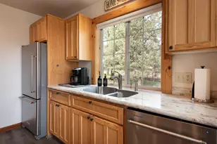 8708 Cliff Swallow Dr, Redmond, OR 97756 - Photo 16