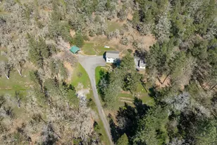 300 Colonial Dr, Grants Pass, OR 97526 - Photo 72