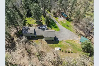 300 Colonial Drive, Grants Pass, OR 97526 - Photo 54