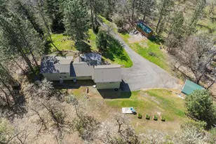 300 Colonial Dr, Grants Pass, OR 97526 - Photo 54