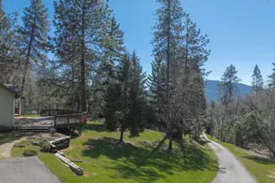300 Colonial Dr, Grants Pass, OR 97526 - Photo 52