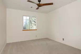 300 Colonial Dr, Grants Pass, OR 97526 - Photo 40