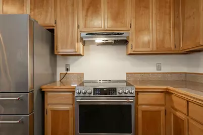 300 Colonial Drive, Grants Pass, OR 97526 - Photo 6