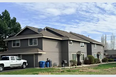 2904 SW Juniper Avenue, Redmond, OR 97756 - Photo 1