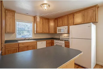 827 Blackberry Lane, Ashland, OR 97520 - Photo 6