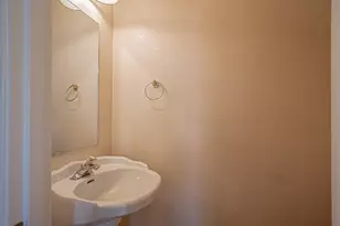 827 Blackberry Ln, Ashland, OR 97520 - Photo 12