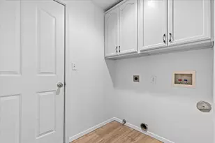 317 Jeanette Ave, Medford, OR 97501 - Photo 28