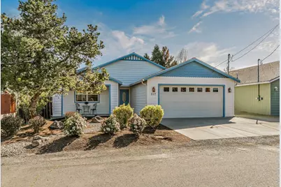 317 Jeanette Avenue, Medford, OR 97501 - Photo 2