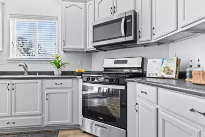 317 Jeanette Avenue, Medford, OR 97501 - Photo 14