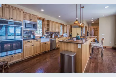 4728 Coopers Hawk Road, Klamath Falls, OR 97601 - Photo 10