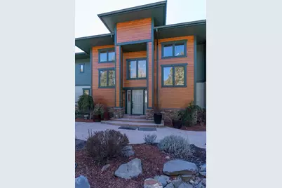 4728 Coopers Hawk Road, Klamath Falls, OR 97601 - Photo 2