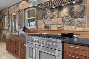 61900 Anker Ln, Bend, OR 97702 - Photo 6