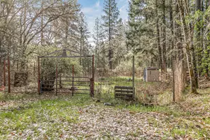 200 Hornet Ln, Grants Pass, OR 97527 - Photo 12