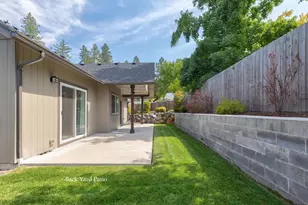 201 SE Sand Cyn Ln, Grants Pass, OR 97527 - Photo 42