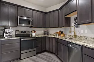 883 NE 6th St, Prineville, OR 97754 - Photo 8