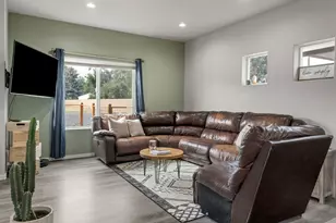 883 NE 6th St, Prineville, OR 97754 - Photo 6