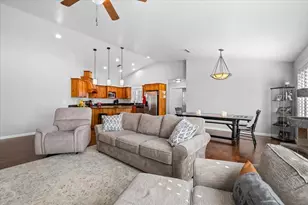 2818 Esther Ln, Grants Pass, OR 97527 - Photo 8