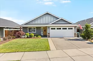 2818 Esther Ln, Grants Pass, OR 97527 - Photo 2