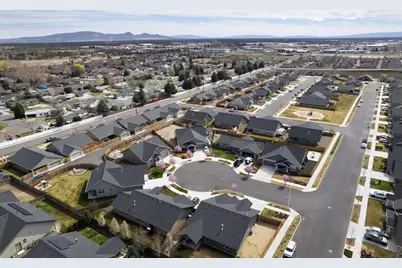 450 NE Oak Court, Redmond, OR 97756 - Photo 30