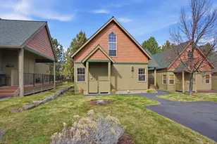 8831 Cliff Swallow Dr, Redmond, OR 97756 - Photo 2