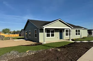 639 NE Arnold St, Madras, OR 97741 - Photo 6