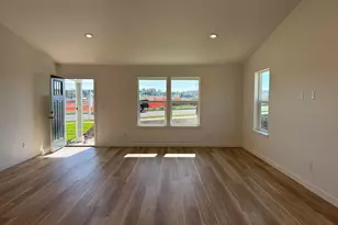 639 NE Arnold St, Madras, OR 97741 - Photo 12